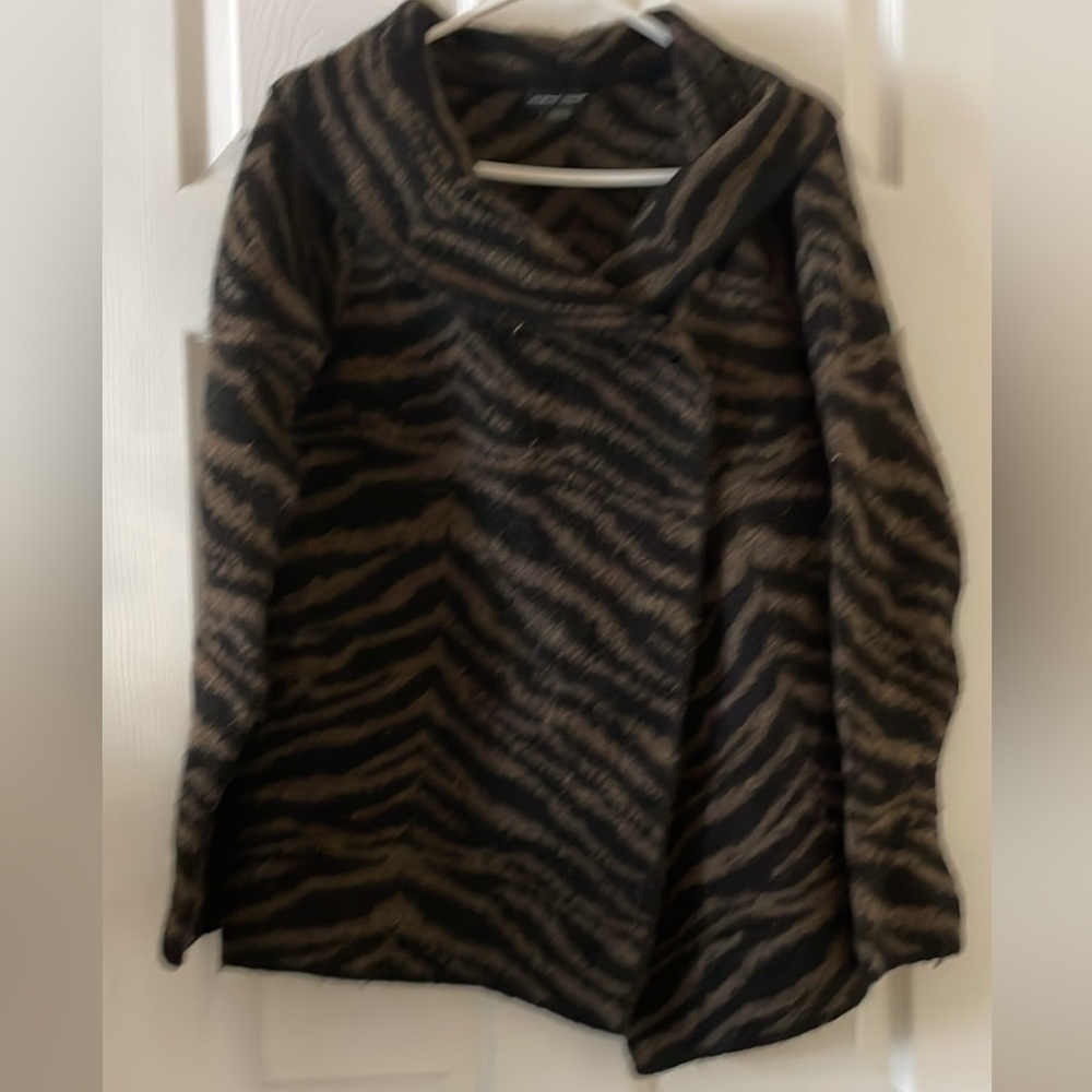 Adrienne vittadini tiger print wool sweater cardigan